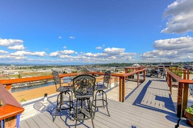 Building Photo - Beautiful Downtown Condo in Tacoma