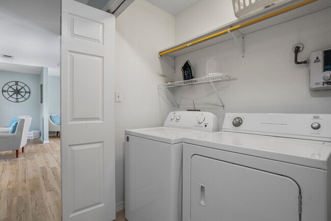 Building Photo - 309 Julia St