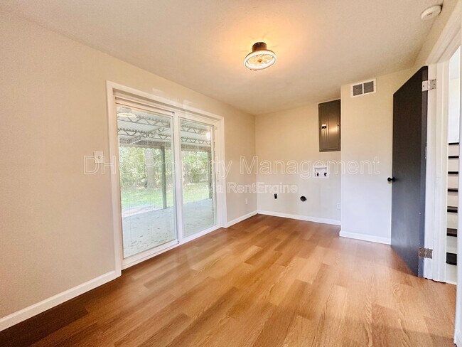 Building Photo - 3222 Apache Dr