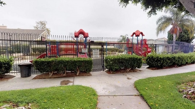 Building Photo - Welcome Home! Upgraded 2 Bedroom, 2.5 Bath...