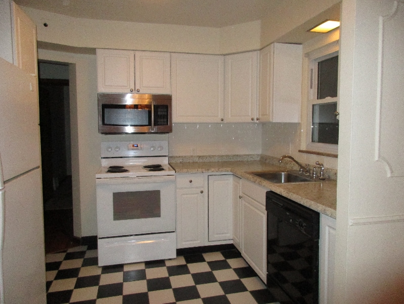 Building Photo - 2149 Wesleyan Dr