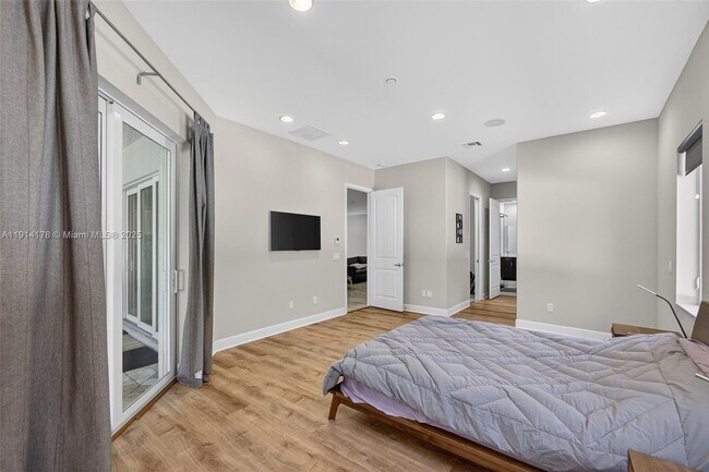 Building Photo - 18369 Mellen Ln