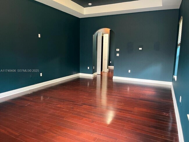 Building Photo - 2750 Jockey Cir