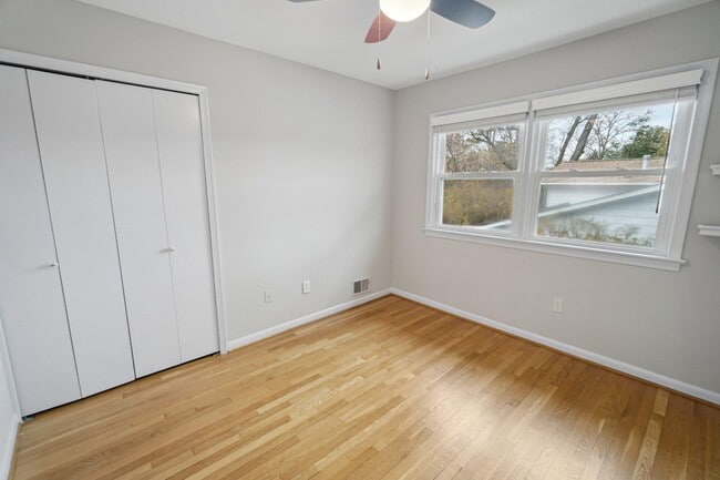 Building Photo - 1710 Palm Springs Dr