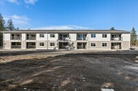 Building Photo - Oxbow Flats 2 bedroom Apartment! $500 off first 3 month's of rent!