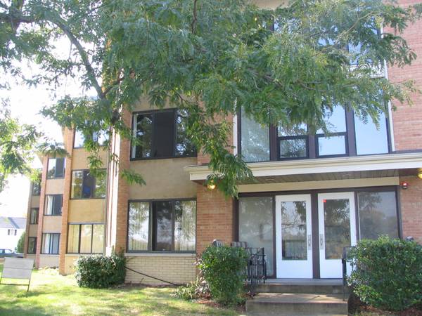 Lakeside - 231 N Fowler St