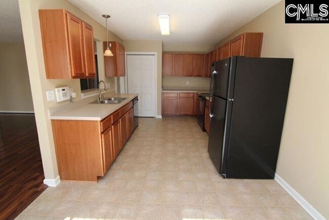 Building Photo - 5 Redbrush Ct