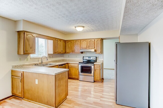 Building Photo - 4 Bedroom Home in Hilliard