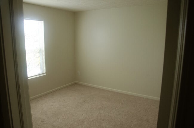 Building Photo - 2204 Shadow Creek Blvd