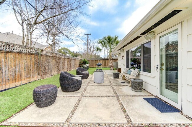 Building Photo - 3010 Conway St