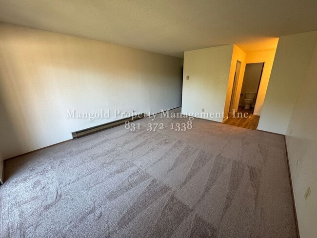 Building Photo - Tanglewood Condominium With Beautiful Bay Views, Fireplace, and Private Deck!!