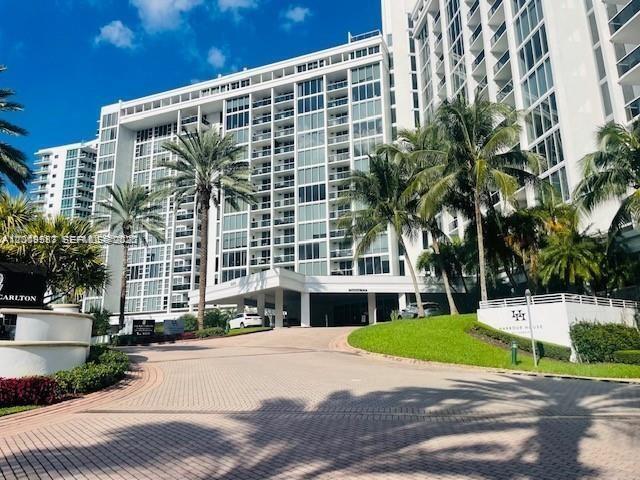 Building Photo - 10275 Collins Ave