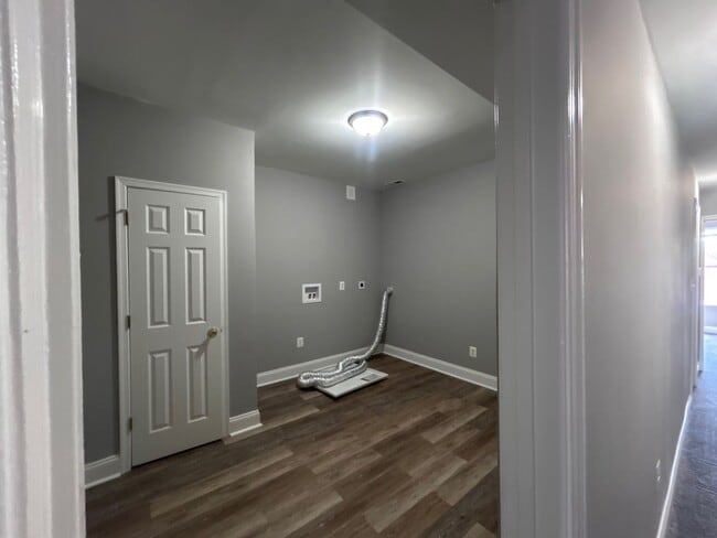 Building Photo - Baltimore - 4 Bedrooms and 2.5 baths Available!