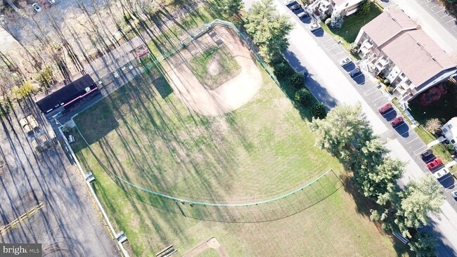 Building Photo - 5200 Hilltop Dr