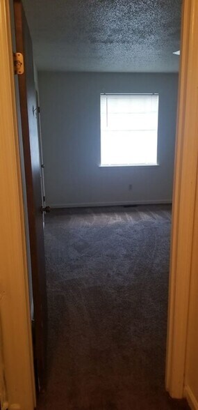 Building Photo - 1712 Sanford Dr