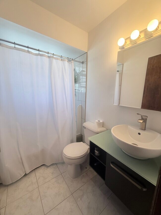 Building Photo - 7601 Banks St