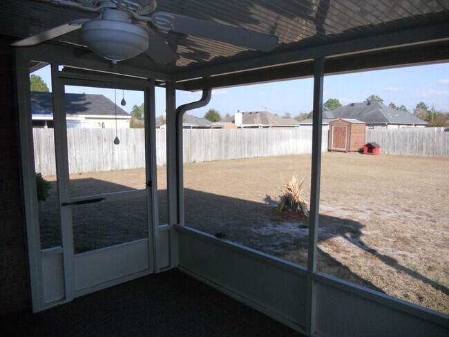 Building Photo - Home For Rent