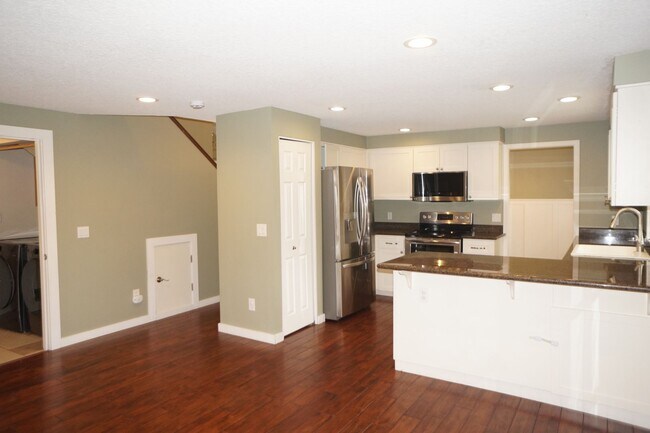 Building Photo - 10602 SW Windsor Pl