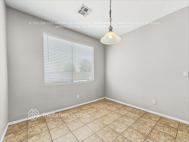 Building Photo - 3213 S 103rd Dr
