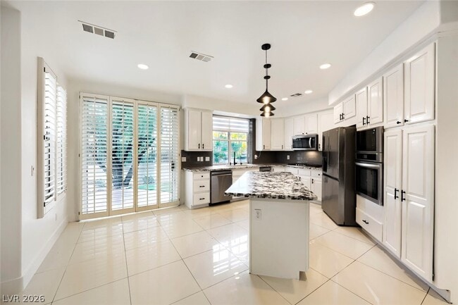 Building Photo - 1416 Palantine Hill Dr