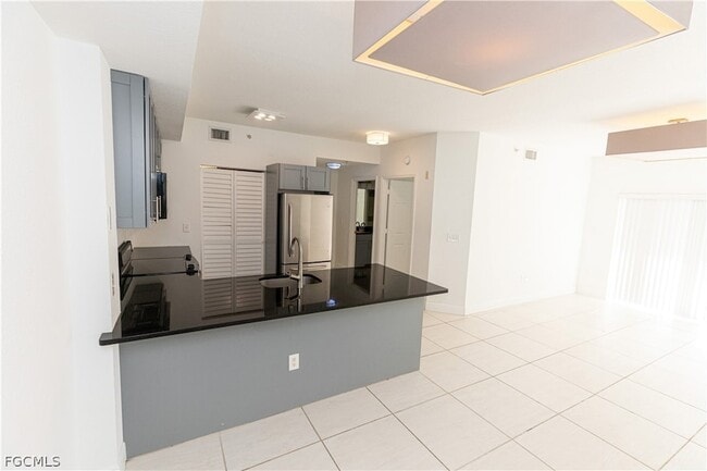 Building Photo - 6490 Aragon Way