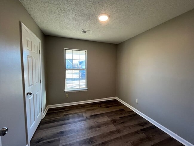 Building Photo - Completely Renovated 3 Bedroom 2 Bath Home for Rent!!