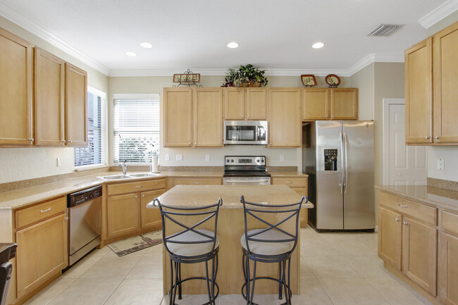 Building Photo - 8210 Calterra Dr