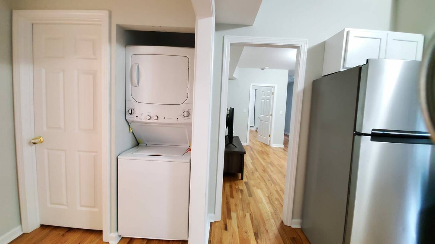 Building Photo - 2339 Main St