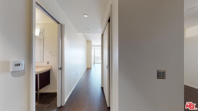 Building Photo - 1155 S Grand Ave