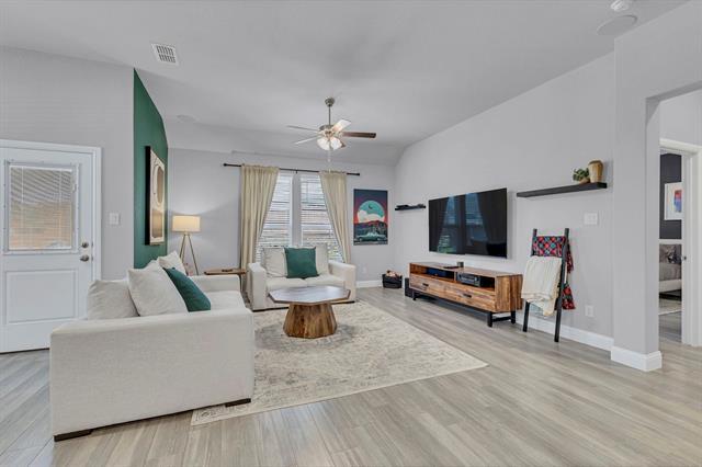 Building Photo - 1000 Westwood Ln