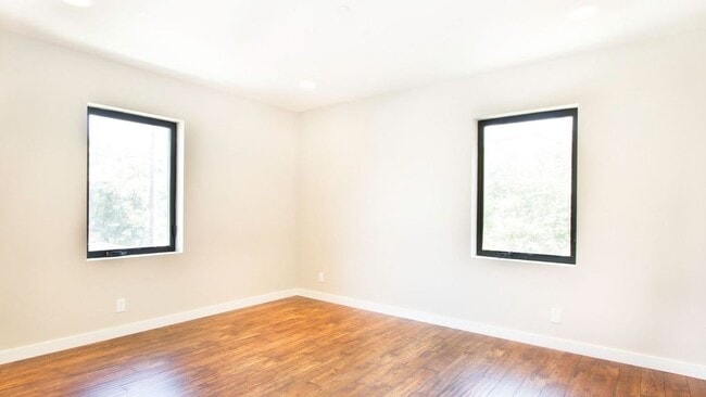 Building Photo - 1162 W 29th St Los Angeles, CA 90007