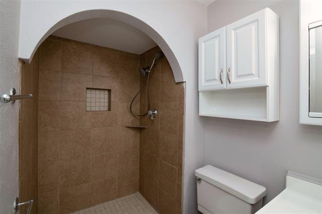 Building Photo - 524 White Oak St