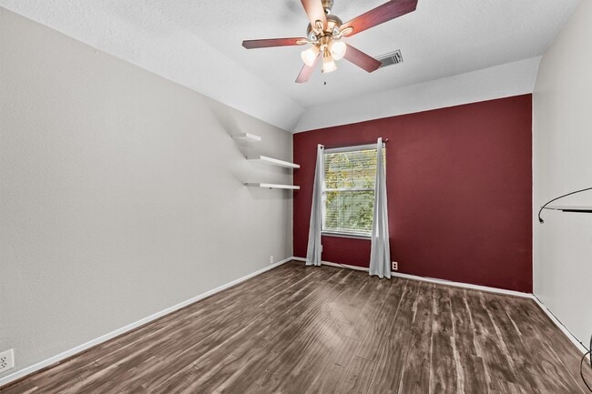 Building Photo - 7302 Maple Run Dr