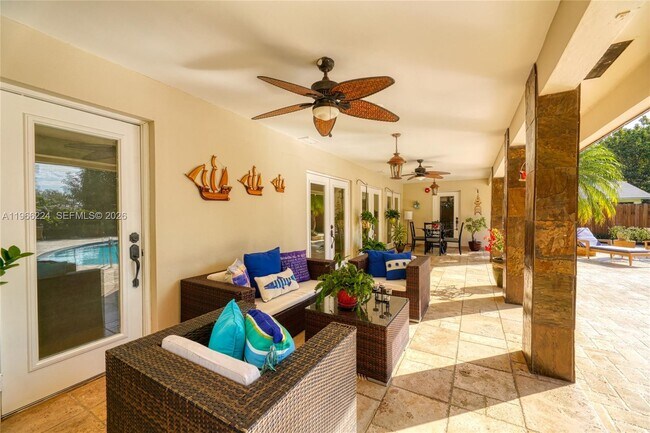 Building Photo - 5826 SW 17th St