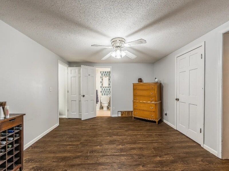 Building Photo - 4816 Mockingbird Ln