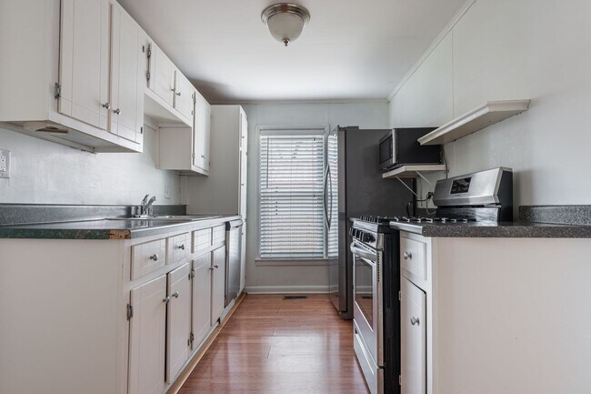 Building Photo - Charming Stone Home