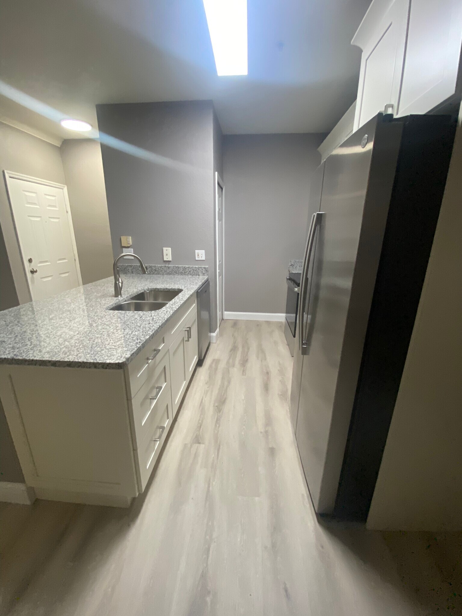 Building Photo - 16205 Enclave Village Dr