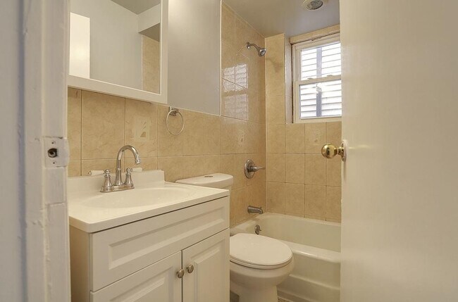 Building Photo - 97 Sanford Pl