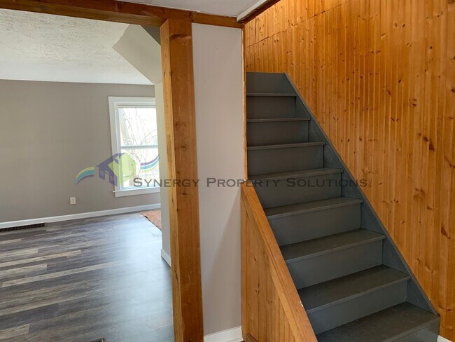 Building Photo - Rental Available!
