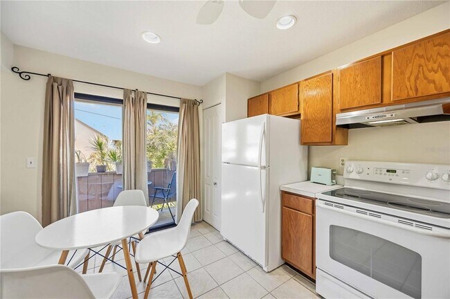 Building Photo - 1626 Brookhouse Dr