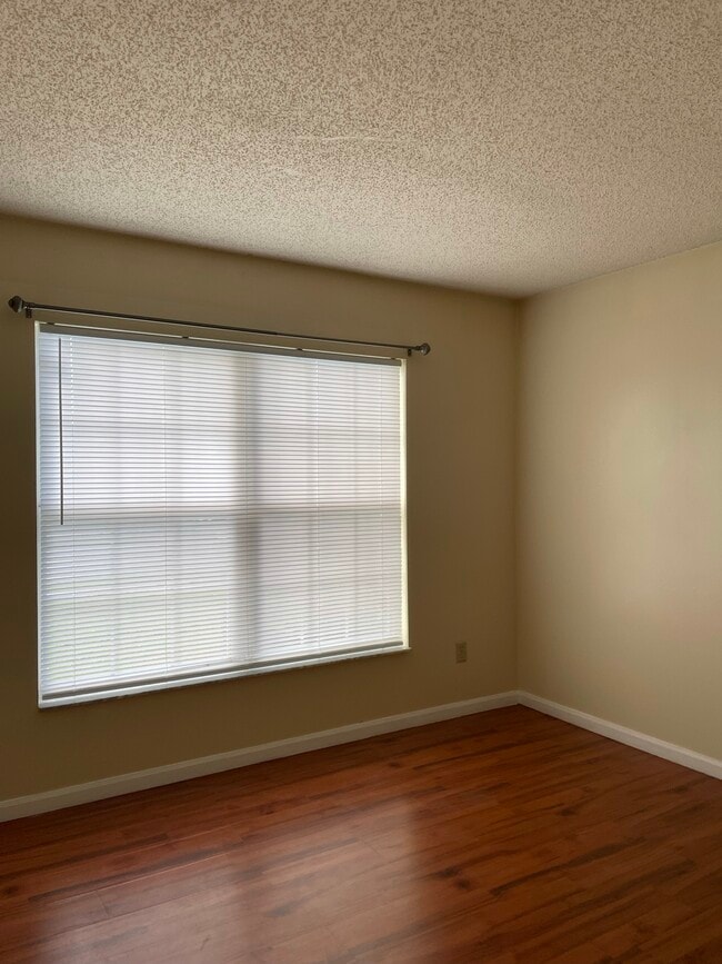 Building Photo - 464 Short Pine Cir