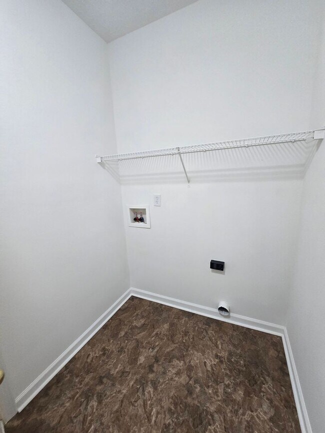 Building Photo - Nice Three Bedroom Home in Franklin, IN