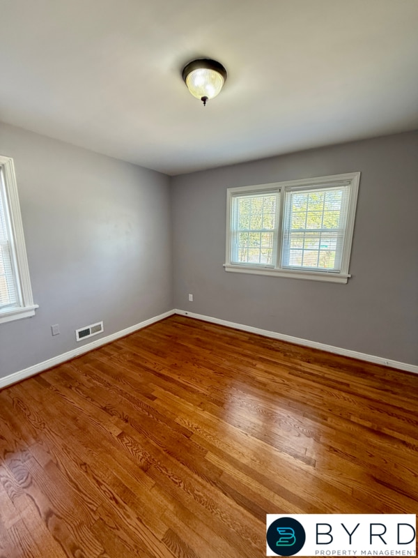 Building Photo - 9023 Farmington Dr