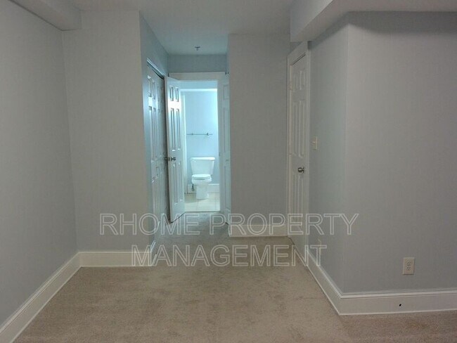 Building Photo - 2855 Peachtree Rd NE