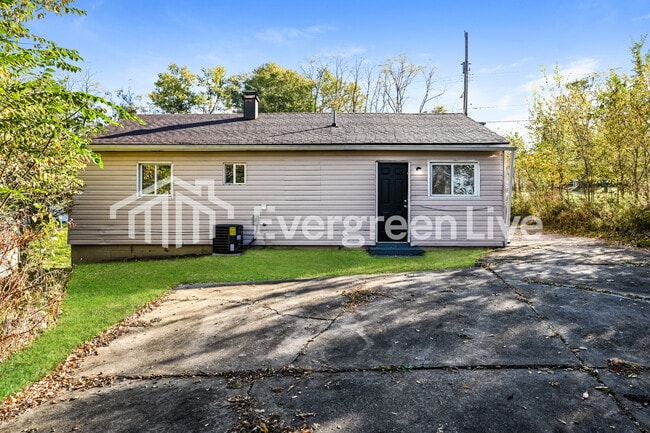 Building Photo - 419 Ferdinand Dr