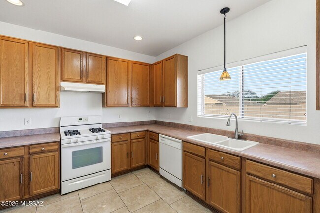 Building Photo - 4821 E Twinflower Pl