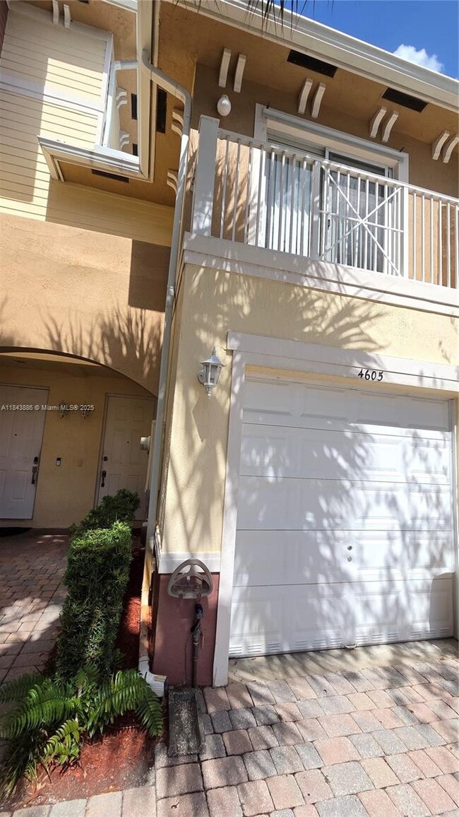 Building Photo - 4605 SW 75th Way