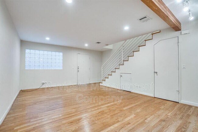 Building Photo - 4134 Travis St