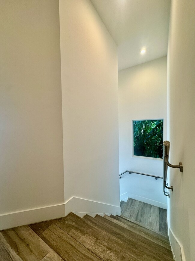 Building Photo - 2882 SW 37th Ct