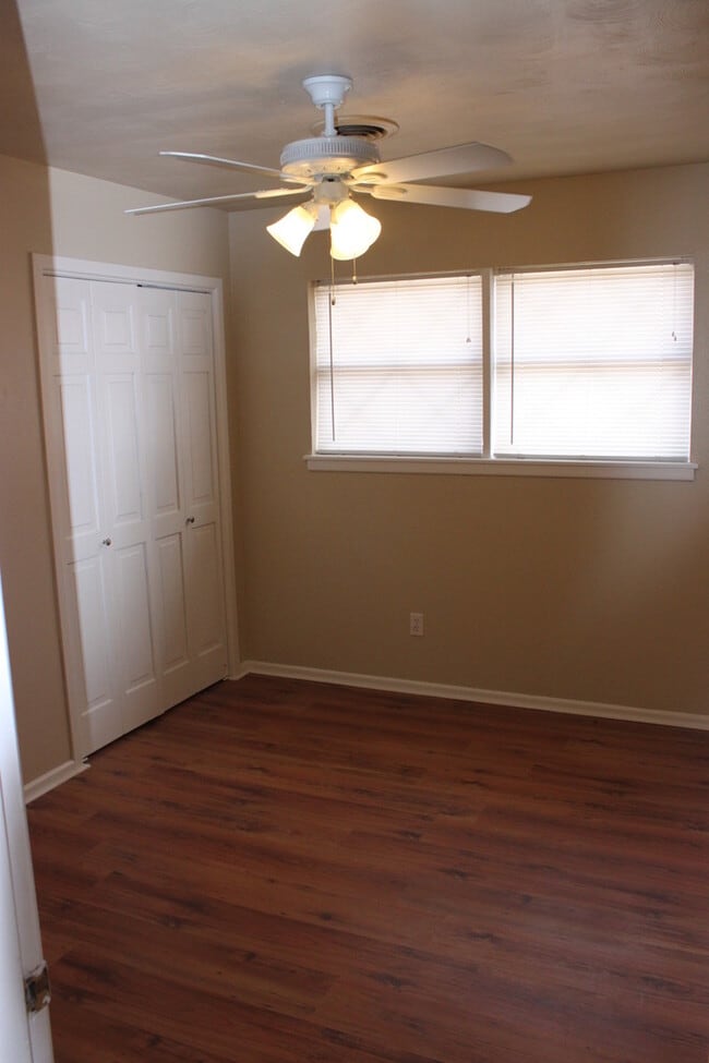 Building Photo - Available February. Large game room in back w/ electricity